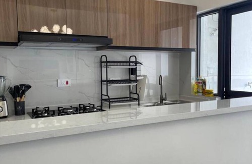 Lavington Wohnung | 2 bedrooms apartment in Winchester Garden river side drive