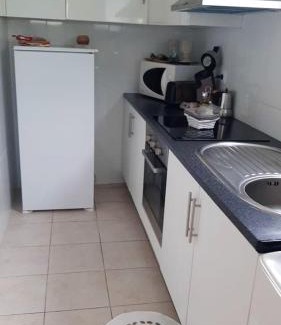 Cossourado Haus | 2 bedrooms house with enclosed garden and wifi at Barrio