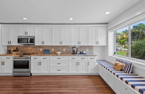 Deerfield Beach Haus | Atemberaubende Haus am Wasser * 2 Blocks zum Strand * Großer Pool * Dock für Boot * Grill