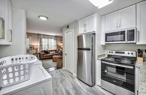 Austell Wohnung | 2 BR Apt New and Clean - Long Stays Welcome (apt8)