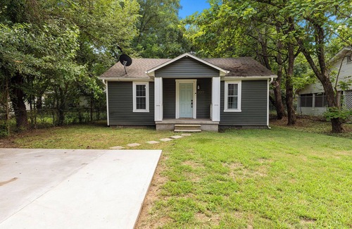 Conway Haus | 2 BR Cozy and Stylish Home