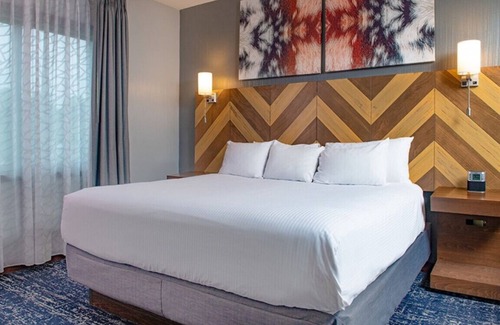 Lake Delton Resort | 2 BR Dlx -8 FREE Wilderness Water Park Passes per night Included! 25% Deposit!