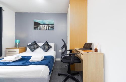 Coventry Wohnung | 2-BR Executive En-Suite Apartment by MBiZ