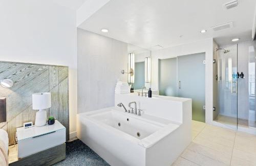 Central Beach Wohnung | 2 BR Luxury Beach Apartment with Resort Amenities