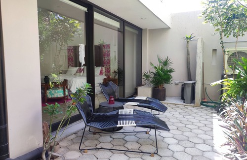 Crucecita Eigentumswohnung | 2 BR Patio Oasis Steps from Beach & Supermarket