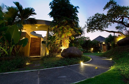 Nakula Villa | 2 BR Pivate Pool Villa, 5 Minuten zu Fuß zum Strand und zum Einkaufsviertel Seminyak