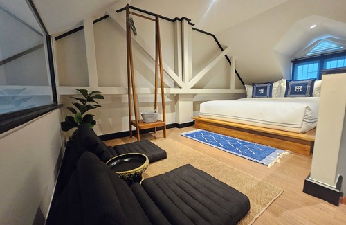 Samphanthawong Haus | 2 BR Soho house Lux |Walk to Chinatown|MRT|Pier