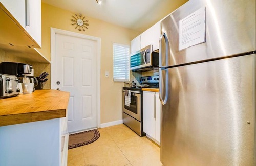 Lake Ridge Wohnung | # 2: Ruhige und private 1BR / 1BA mit Patio und voll ausgestatteter Küche