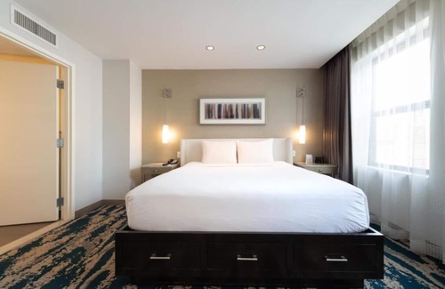 Near North Side Hotel | 2 Charming Units in Trendy River North! Short Drive to Chicago O’Hare Airport!