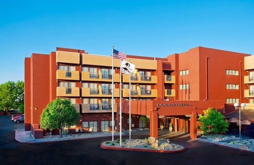 Southside Haus | 2 Connecting Suites at a 4⭐️ Hotel