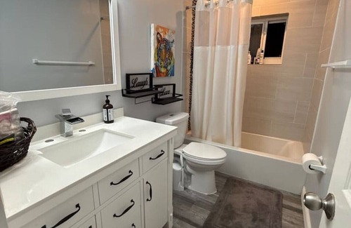 Tamarac Haus | 2 Fam home, Sleeps 14