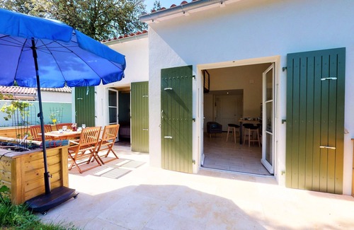 Sainte-Marie-de-Re Haus | 2 gites in a green setting
