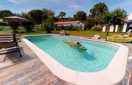Sainte-Marie-de-Re Haus | 2 gites in a green setting