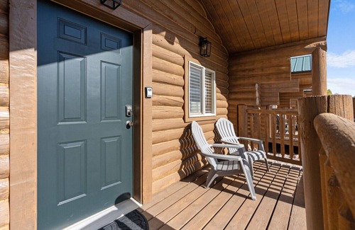 St. Charles Kabine | #2 Jeep Cabin, Newly Remodeled! AC! New Beds! Sleeps 4
