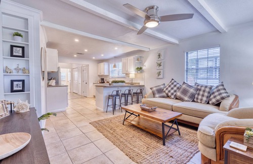 Waveland Hütte | 2 Kings Beach and Bay-3 blocks