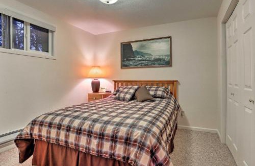 Lemoyne Haus | 2-Level Home with Deck half Mi to Lake McConaughy!