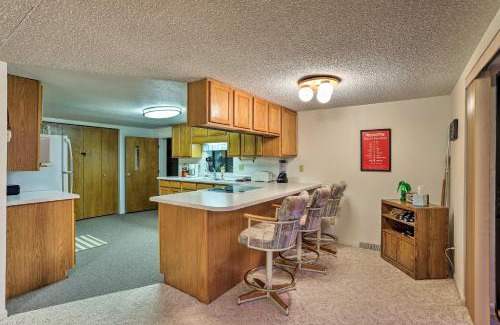 Lemoyne Haus | 2-Level Home with Deck half Mi to Lake McConaughy!