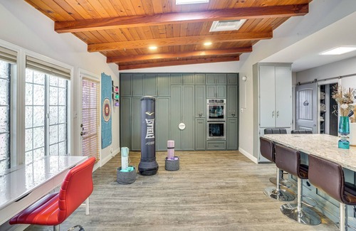 Harbor Haus | 2 Mi to Cal State Long Beach: Bungalow w/ Hot Tub!