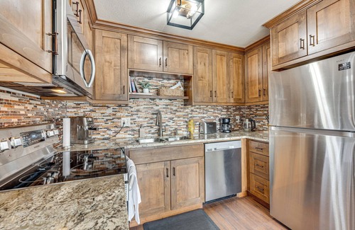 Glenwood Grove - North Iris Eigentumswohnung | 2 Mi to CU Boulder: Mtn-View Condo w/Pool Access