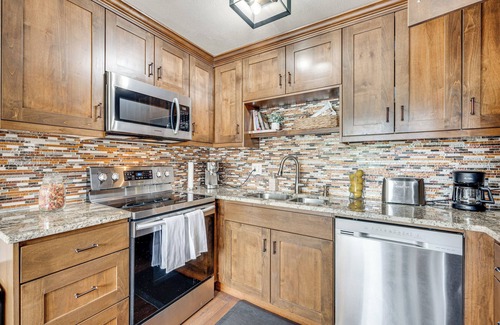 Glenwood Grove - North Iris Eigentumswohnung | 2 Mi to CU Boulder: Mtn-View Condo w/Pool Access