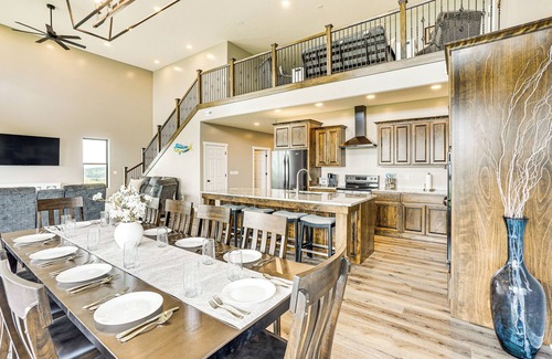 Crofton Haus | 2 Mi to Lewis and Clark Lake: Spacious Getaway