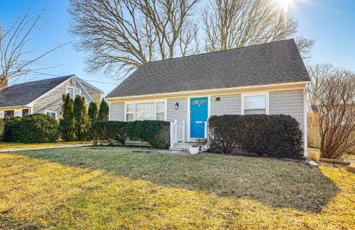 Teaticket Haus | 2 Mi to Main St Falmouth Cape Cod Home