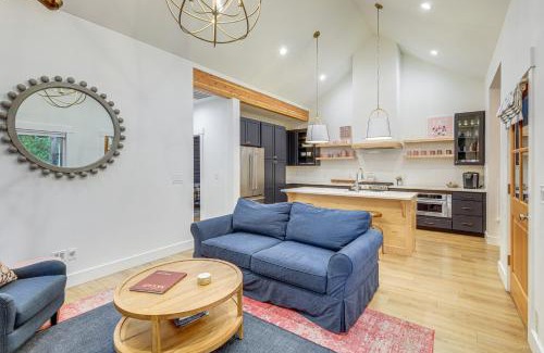 McCall Haus | 2 Mi to Payette Lake Charming Cottage with Hot Tub!