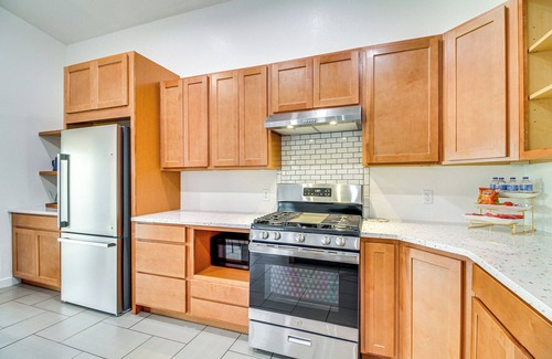 Westside Hütte | 2 Mi to Petroglyph Natl Monument: Updated Home