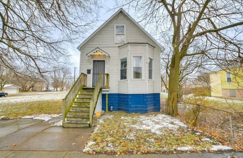 Back of the Yards Haus | 2 Mi to Red Line: Chicago Home Near Sherman Park