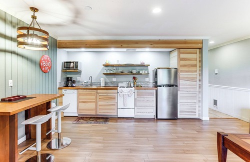 Century West Eigentumswohnung | 2 Mi to Riverfront Trails: Bend Condo w/ Balcony!