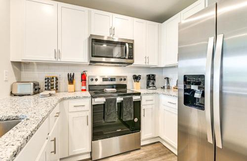 Surfside Beach Haus | 2 Mi to Shore Newly Built Surfside Beach Gem