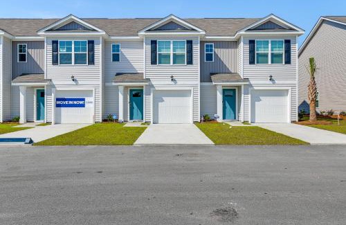 Surfside Beach Haus | 2 Mi to Shore Newly Built Surfside Beach Gem