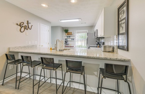 Auburn Eigentumswohnung | 2 Mi to Tiger Territory! Condo w/Community Pool