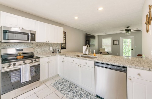 Auburn Eigentumswohnung | 2 Mi to Tiger Territory! Condo w/Community Pool