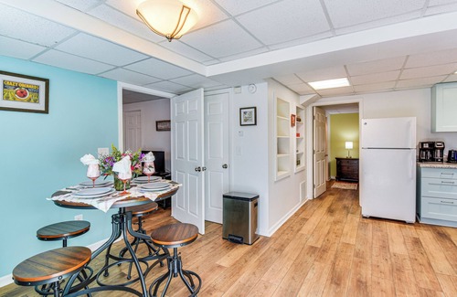 Toccoa Wohnung | 2 Mi to Toccoa Falls: Cozy Getaway w/ Fire Pit!