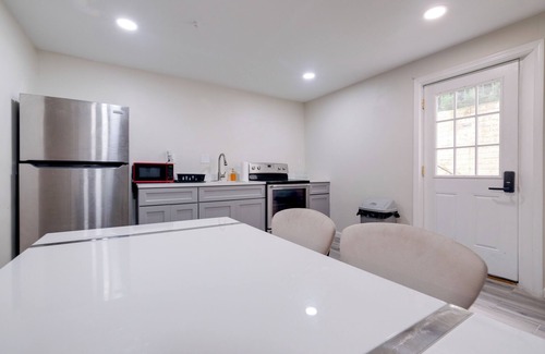 Silver Spring Wohnung | 2 Mi to UMD: Apt w/ Free Parking in Silver Spring!