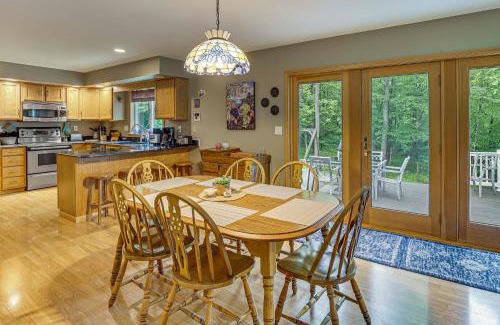 Warsaw Haus | 2 Mi to Woodbury Wildlife Area Cozy Farmhouse!