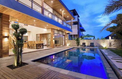 Tabanan Villa | 2 minute walk to beach - 3 BR Beachfront Villa