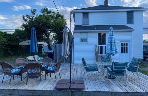 Ocean Bluff-Brant Rock Haus | 2-minute walk to private beach - Sunrise Beach House Marshfield!