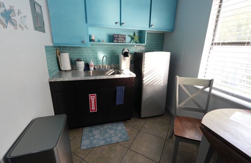 River Isles Wohnung | 2 Minutes From Beach/Downtown + Patio & Grill