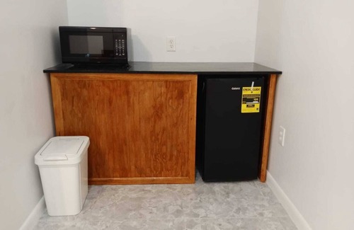 Lubbers Quarters Cay Wohnung | 2 minutes from Downtown 5 minutes from the airport. 2 minutes from ferry