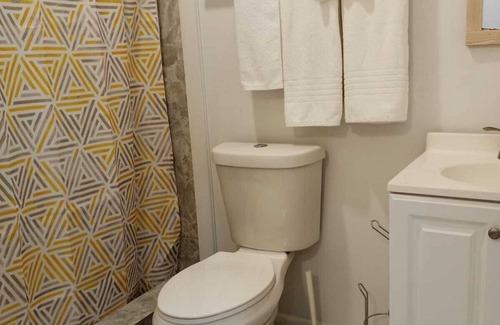 Lubbers Quarters Cay Wohnung | 2 minutes from Downtown 5 minutes from the airport. 2 minutes from ferry