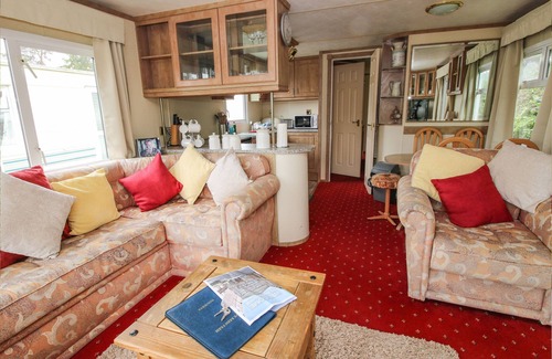 Much Wenlock Hütte | 2 OLD ORCHARD, pet friendly, with a garden in Much Wenlock