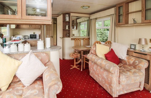 Much Wenlock Hütte | 2 OLD ORCHARD, pet friendly, with a garden in Much Wenlock