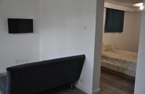 Peloux-Mail Wohnung | 2 pièces rénové en rez-de-chaussée proche de la gare