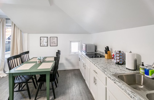 Libertyville Wohnung | 2- Story Entire Private Place