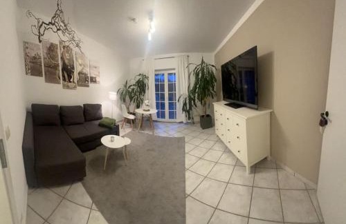 Seth Wohnung | 2 Zimmer Wohnung Pool u. Sauna Zugang möglich