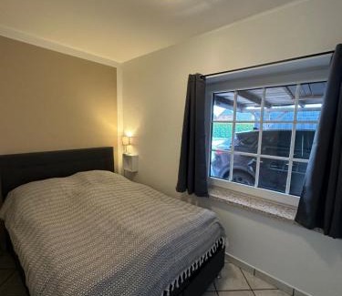 Seth Wohnung | 2 Zimmer Wohnung Pool u. Sauna Zugang möglich