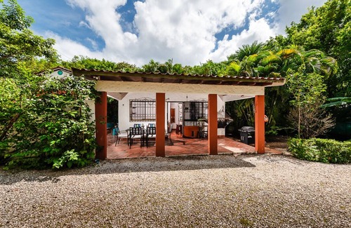 Junquillal Haus | 200 steps from the beach! Private 3BR Pool AC Wifi