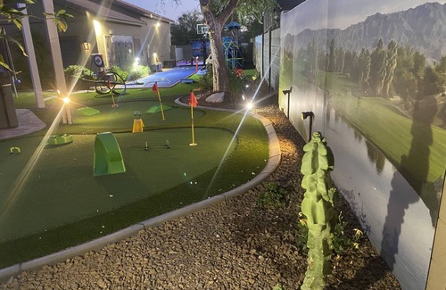 Paradise Valley Village Haus | SPIELE !! Beheiztes Schwimmbad, Spa, Pool / Ping, Golfx2, Hockeyx2, ShuffleBrd, BasketB, Trampolin